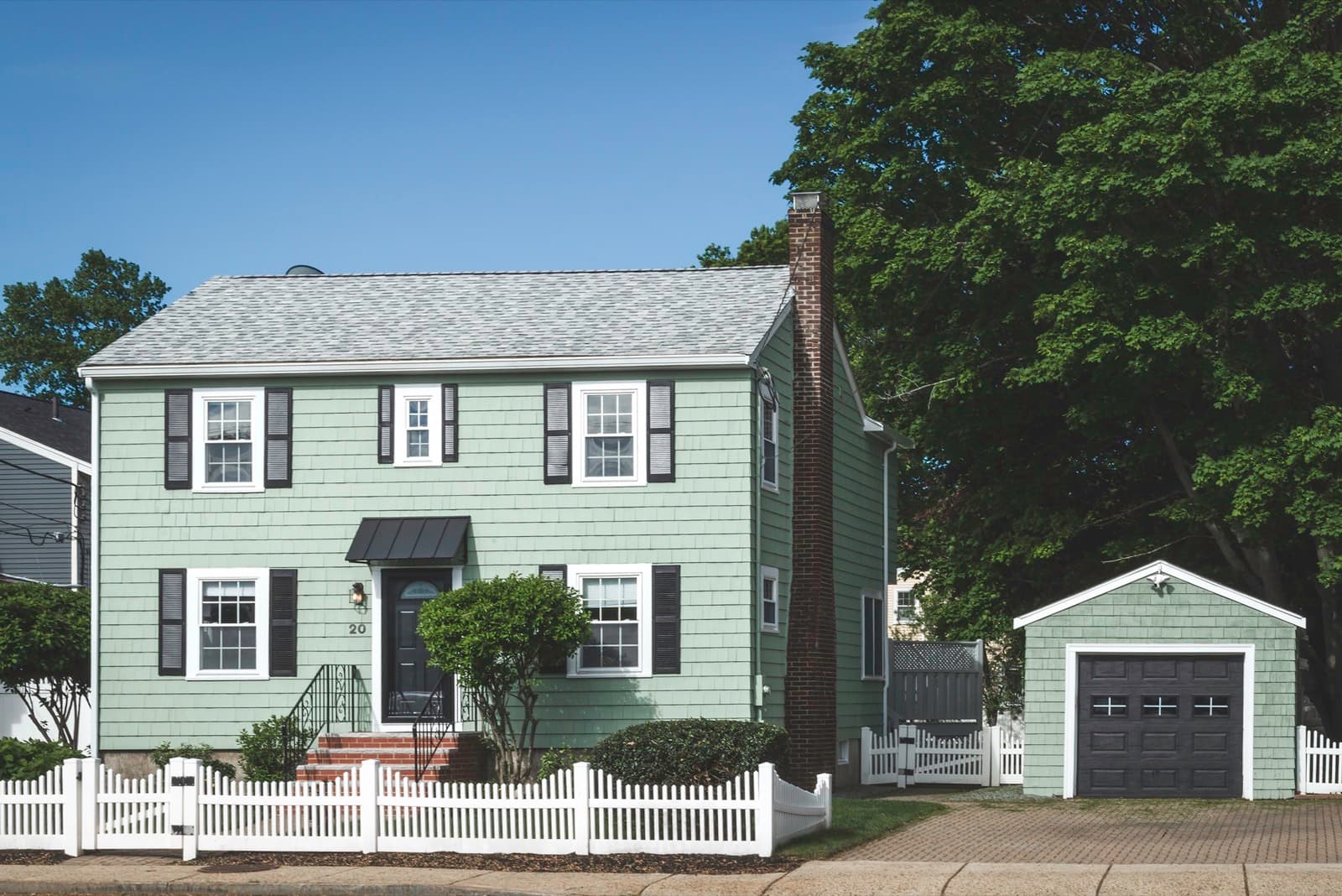 Amateur listing hero photo, same home before Rising Tide